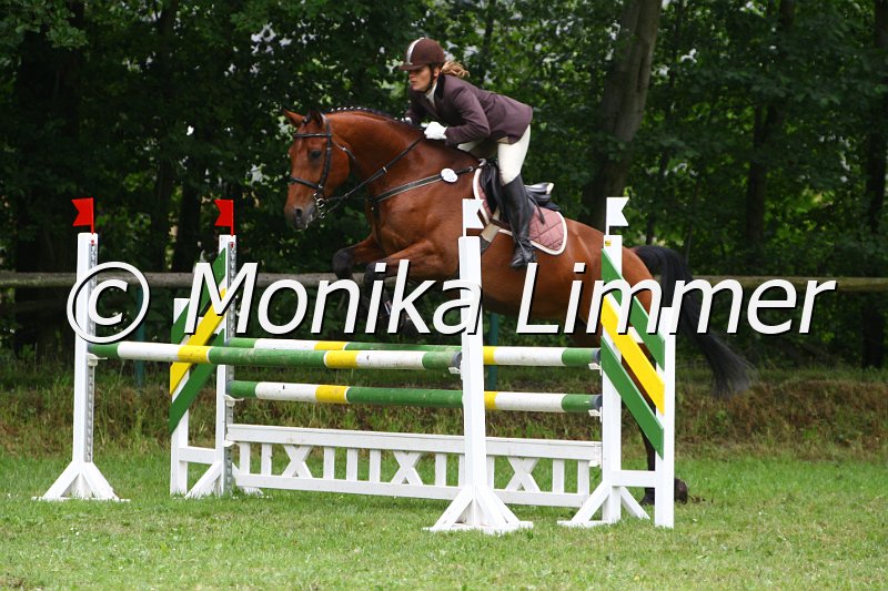 007L8109_Estrella_Spring Axx.JPG